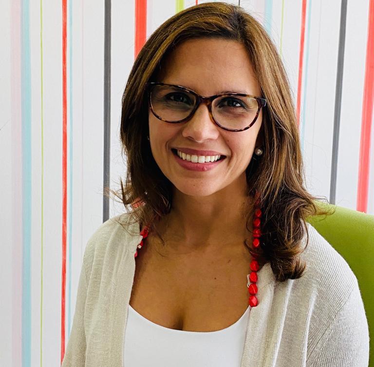 DRA ADRIANA VEGA RODRÍGUEZ