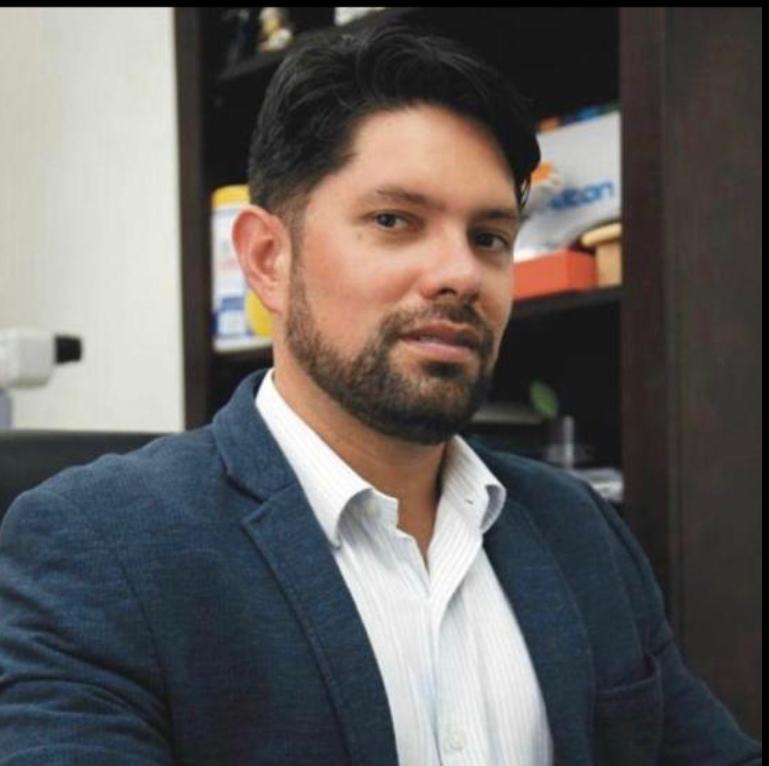 DR. SEBASTIÁN SALAS