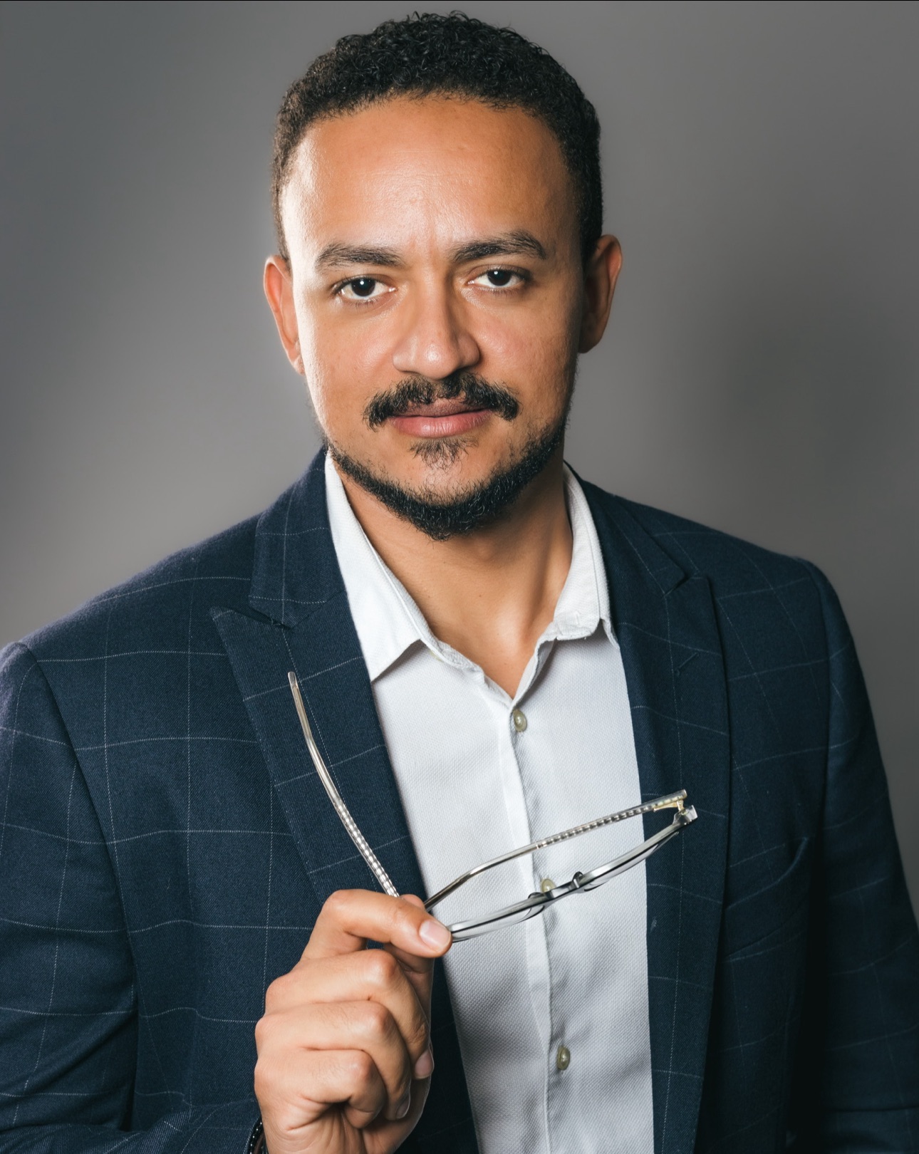DR GABRIEL MUÑOZ JACKSON